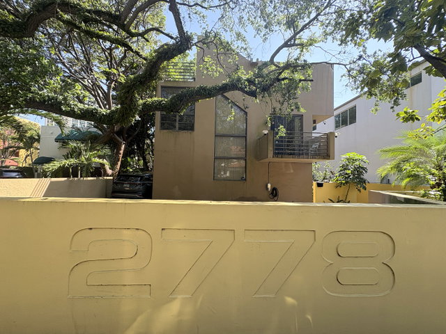 Townscape Condo photo 2